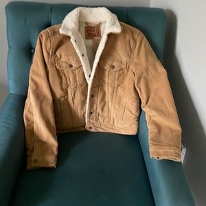 NWT Levi -women’s small Original Trucker Jacket - camel and ivory